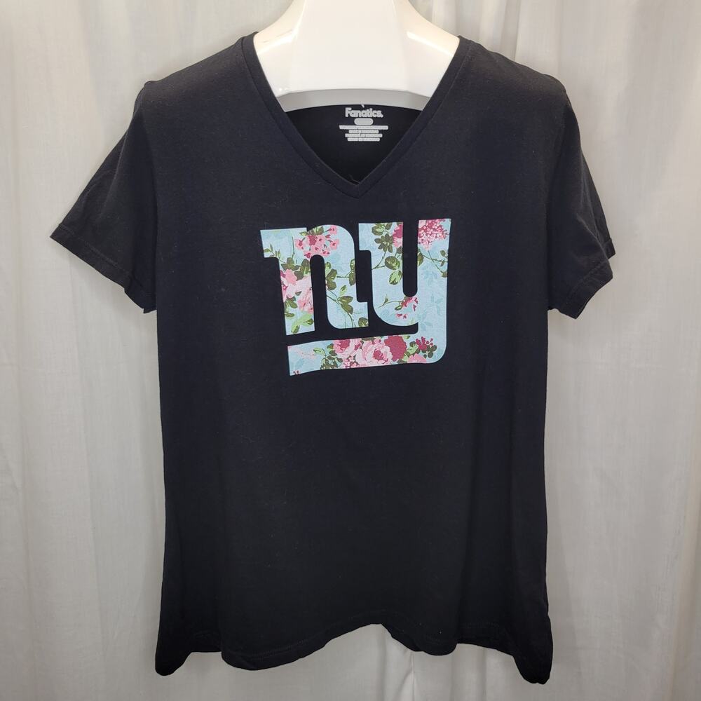 Fanatics NY Giants Logo in Rose Floral Black V-Neck T-Shirt, 2XL